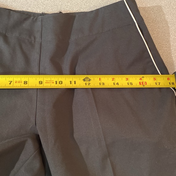 Adidas - Women’s Black Golf Capri pants. Size 8? - Picture 4 of 9